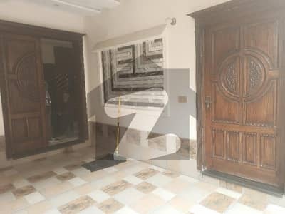 علامہ اقبال ٹاؤن ۔ آصف بلاک علامہ اقبال ٹاؤن,لاہور میں 6 کمروں کا 5 مرلہ مکان 4.0 کروڑ میں برائے فروخت۔