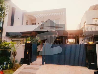 ڈی ایچ اے فیز 6 ڈیفنس (ڈی ایچ اے),لاہور میں 4 کمروں کا 10 مرلہ مکان 2.0 لاکھ میں کرایہ پر دستیاب ہے۔ ڈی ایچ اے فیز 6 ڈیفنس (ڈی ایچ اے),لاہور میں 4 کمروں کا 10 مرلہ مکان 2.0 لاکھ میں کرایہ پر دستیاب ہے۔