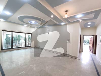 1 kanal lower lock upper portion available for Rent near Wateen chowk Phase 5 DHA Lahore 1 kanal lower lock upper portion available for Rent near Wateen chowk Phase 5 DHA Lahore