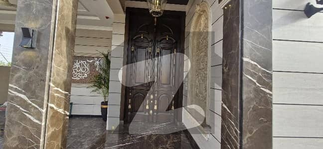 ڈی ایچ اے فیز 8 - بلاک ایس فیز 8,ڈیفنس (ڈی ایچ اے),لاہور میں 5 کمروں کا 1 کنال مکان 3.5 لاکھ میں کرایہ پر دستیاب ہے۔ ڈی ایچ اے فیز 8 - بلاک ایس فیز 8,ڈیفنس (ڈی ایچ اے),لاہور میں 5 کمروں کا 1 کنال مکان 3.5 لاکھ میں کرایہ پر دستیاب ہے۔