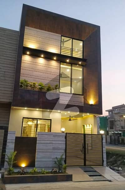 الحفیظ گارڈن - فیز 5 الحفیظ گارڈن,جی ٹی روڈ,لاہور میں 3 کمروں کا 3 مرلہ مکان 1.65 کروڑ میں برائے فروخت۔ الحفیظ گارڈن - فیز 5 الحفیظ گارڈن,جی ٹی روڈ,لاہور میں 3 کمروں کا 3 مرلہ مکان 1.65 کروڑ میں برائے فروخت۔