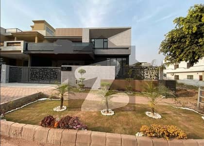 بحریہ انکلیو بحریہ ٹاؤن,اسلام آباد میں 6 کمروں کا 1 کنال مکان 15.5 کروڑ میں برائے فروخت۔