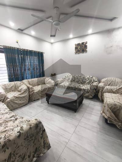 10 Marla house available for rent