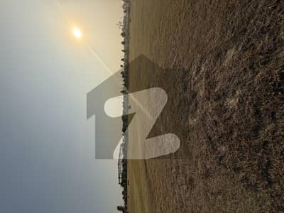 Park open wide road prime location Park open wide road prime location