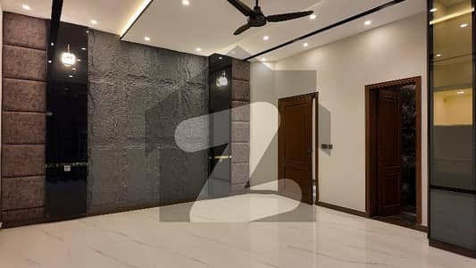 ویلینشیاء ۔ بلاک پی ویلینشیاء ہاؤسنگ سوسائٹی,لاہور میں 3 کمروں کا 5 مرلہ مکان 2.15 کروڑ میں برائے فروخت۔