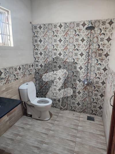 پاکستان ٹاؤن ۔ فیز 2 پاکستان ٹاؤن,اسلام آباد میں 10 کمروں کا 0 مرلہ بالائی پورشن 10 میں برائے فروخت۔