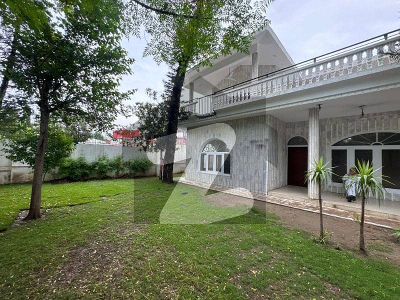 HOUSE FOR RENT IN E-7 HOUSE FOR RENT IN E-7