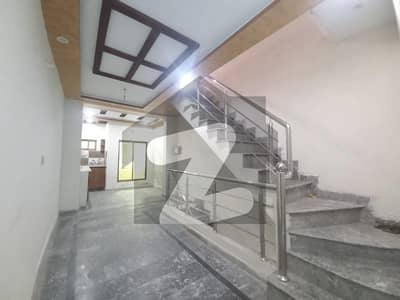 عامر ٹاؤن ہربنس پورہ,لاہور میں 3 کمروں کا 2 مرلہ مکان 80.0 لاکھ میں برائے فروخت۔