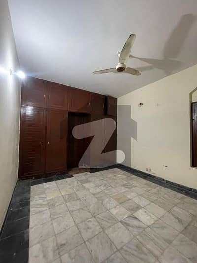 ڈی ایچ اے فیز 3 ڈیفنس (ڈی ایچ اے),لاہور میں 5 کمروں کا 1 کنال مکان 2.1 لاکھ میں کرایہ پر دستیاب ہے۔ ڈی ایچ اے فیز 3 ڈیفنس (ڈی ایچ اے),لاہور میں 5 کمروں کا 1 کنال مکان 2.1 لاکھ میں کرایہ پر دستیاب ہے۔