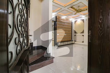 ڈی ایچ اے 9 ٹاؤن ۔ بلاک ڈی ڈی ایچ اے 9 ٹاؤن,ڈیفنس (ڈی ایچ اے),لاہور میں 3 کمروں کا 5 مرلہ مکان 1.05 لاکھ میں کرایہ پر دستیاب ہے۔ ڈی ایچ اے 9 ٹاؤن ۔ بلاک ڈی ڈی ایچ اے 9 ٹاؤن,ڈیفنس (ڈی ایچ اے),لاہور میں 3 کمروں کا 5 مرلہ مکان 1.05 لاکھ میں کرایہ پر دستیاب ہے۔