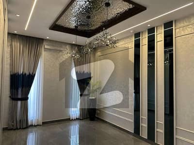 ڈی ایچ اے فیز 6 ڈیفنس (ڈی ایچ اے),لاہور میں 5 کمروں کا 1 کنال مکان 7.9 کروڑ میں برائے فروخت۔