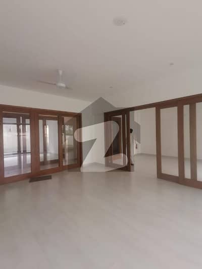 ایف ۔ 10 اسلام آباد میں 3 کمروں کا 1 کنال بالائی پورشن 3.8 لاکھ میں کرایہ پر دستیاب ہے۔