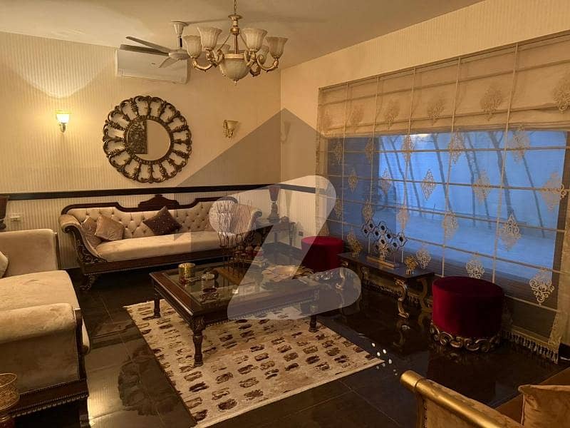 BUNGALOW FOR SALE 300 YARD PHASE 4 BUNGALOW FOR SALE 300 YARD PHASE 4