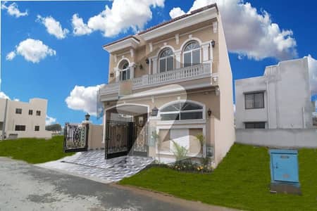 ڈی ایچ اے 9 ٹاؤن ۔ بلاک بی ڈی ایچ اے 9 ٹاؤن,ڈیفنس (ڈی ایچ اے),لاہور میں 3 کمروں کا 5 مرلہ مکان 95.0 ہزار میں کرایہ پر دستیاب ہے۔ ڈی ایچ اے 9 ٹاؤن ۔ بلاک بی ڈی ایچ اے 9 ٹاؤن,ڈیفنس (ڈی ایچ اے),لاہور میں 3 کمروں کا 5 مرلہ مکان 95.0 ہزار میں کرایہ پر دستیاب ہے۔