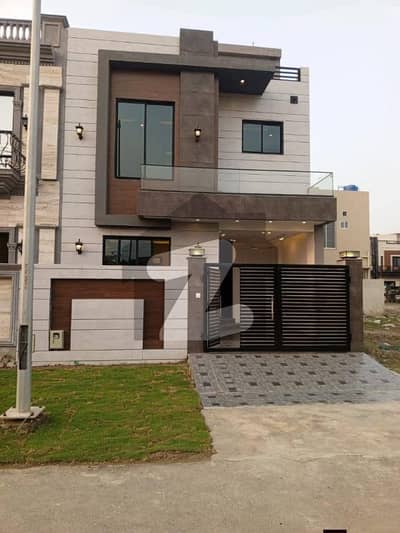 لیک سٹی ۔ سیکٹرایم ۔ 7 لیک سٹی,رائیونڈ روڈ,لاہور میں 4 کمروں کا 5 مرلہ مکان 75.0 ہزار میں کرایہ پر دستیاب ہے۔ لیک سٹی ۔ سیکٹرایم ۔ 7 لیک سٹی,رائیونڈ روڈ,لاہور میں 4 کمروں کا 5 مرلہ مکان 75.0 ہزار میں کرایہ پر دستیاب ہے۔