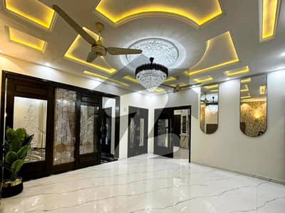 بحریہ ٹاؤن فیز 8 بحریہ ٹاؤن راولپنڈی,راولپنڈی میں 5 کمروں کا 7 مرلہ مکان 2.65 کروڑ میں برائے فروخت۔ بحریہ ٹاؤن فیز 8 بحریہ ٹاؤن راولپنڈی,راولپنڈی میں 5 کمروں کا 7 مرلہ مکان 2.65 کروڑ میں برائے فروخت۔