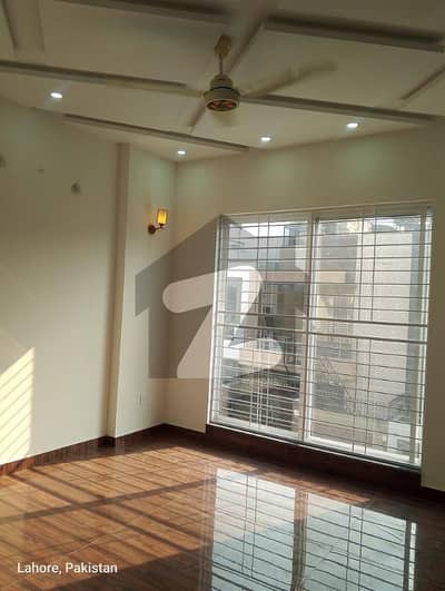 فارمانئیٹس ہاؤسنگ سکیم لاہور میں 2 کمروں کا 5 مرلہ زیریں پورشن 40.0 ہزار میں کرایہ پر دستیاب ہے۔ فارمانئیٹس ہاؤسنگ سکیم لاہور میں 2 کمروں کا 5 مرلہ زیریں پورشن 40.0 ہزار میں کرایہ پر دستیاب ہے۔