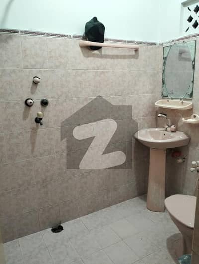 گلشن اقبال - بلاک 10-اے گلشنِ اقبال,گلشنِ اقبال ٹاؤن,کراچی میں 2 کمروں کا 4 مرلہ فلیٹ 50.0 ہزار میں کرایہ پر دستیاب ہے۔