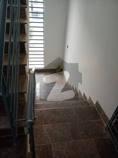 Well maintained House Near 2k Stop block N