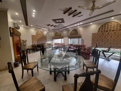 پیراگون سٹی لاہور میں 6 کمروں کا 2 کنال مکان 18.5 کروڑ میں برائے فروخت۔