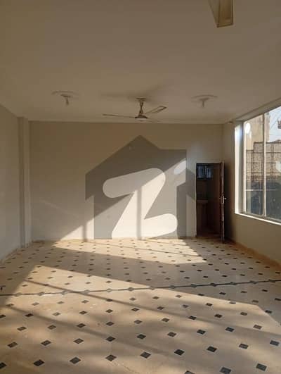 سوان گارڈن ۔ بلاک ای سوان گارڈن,اسلام آباد میں 10 کمروں کا 1 کنال عمارت 3.25 لاکھ میں کرایہ پر دستیاب ہے۔