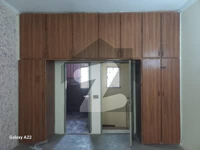 2.5 Marla Basic Furnished Flat Available For Rent In Upper Mall Lahore