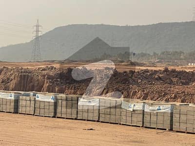 مارگلہ انکلیو مارگلہ ایونیو,اسلام آباد میں 10 مرلہ رہائشی پلاٹ 2.7 کروڑ میں برائے فروخت۔