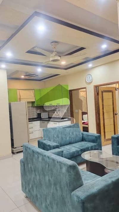 PHASE 6 VIP LAVISH FURNISHED 3 BEDROOM FLAT FOR RENT ONLY FOR LONG TIME AGREEMENT 3RD FLOOR