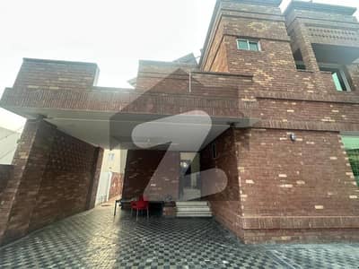 ڈی ایچ اے فیز 6 - بلاک بی فیز 6,ڈیفنس (ڈی ایچ اے),لاہور میں 5 کمروں کا 1 کنال مکان 10.5 کروڑ میں برائے فروخت۔