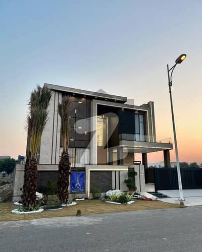 بحریہ ٹاؤن فیز 7 بحریہ ٹاؤن راولپنڈی,راولپنڈی میں 6 کمروں کا 1 کنال مکان 2.0 لاکھ میں کرایہ پر دستیاب ہے۔