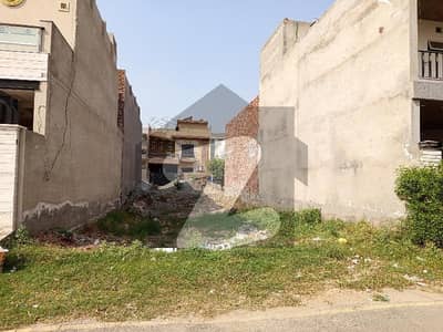 ایڈن ایگزیکیٹو ایڈن گارڈنز,فیصل آباد میں 5 مرلہ رہائشی پلاٹ 87.5 لاکھ میں برائے فروخت۔