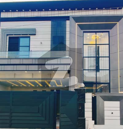 ایل ڈی اے ایوینیو لاہور میں 7 کمروں کا 10 مرلہ مکان 3.7 کروڑ میں برائے فروخت۔ ایل ڈی اے ایوینیو لاہور میں 7 کمروں کا 10 مرلہ مکان 3.7 کروڑ میں برائے فروخت۔