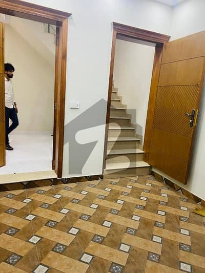 جوبلی ٹاؤن ۔ بلاک سی جوبلی ٹاؤن,لاہور میں 3 کمروں کا 3 مرلہ مکان 1.35 کروڑ میں برائے فروخت۔ جوبلی ٹاؤن ۔ بلاک سی جوبلی ٹاؤن,لاہور میں 3 کمروں کا 3 مرلہ مکان 1.35 کروڑ میں برائے فروخت۔