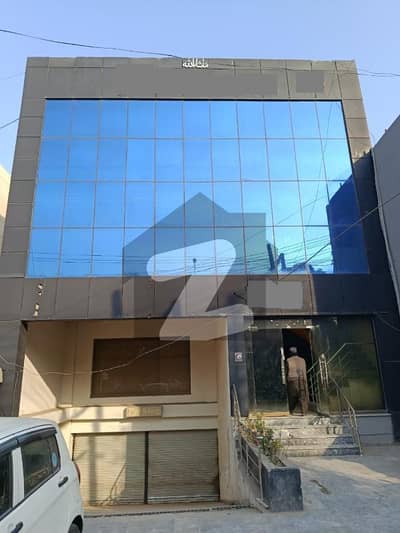 جوہر ٹاؤن لاہور میں 8 کمروں کا 3 کنال عمارت 10.0 لاکھ میں کرایہ پر دستیاب ہے۔