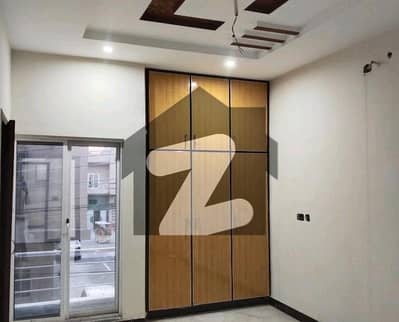 گلبرگ ویلی فیصل آباد میں 2 مرلہ مکان 78.0 لاکھ میں برائے فروخت۔