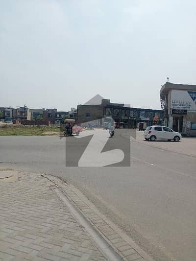 ایڈن آچرڈ فیصل آباد میں 2 مرلہ دکان 85.0 لاکھ میں برائے فروخت۔