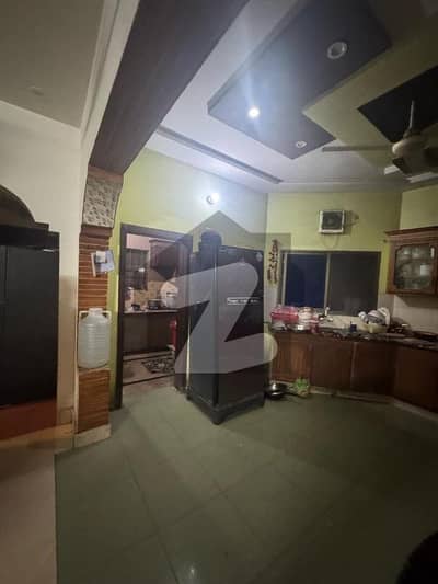 خیابانِ گارڈنز فیصل آباد میں 5 کمروں کا 14 مرلہ مکان 1.05 لاکھ میں کرایہ پر دستیاب ہے۔