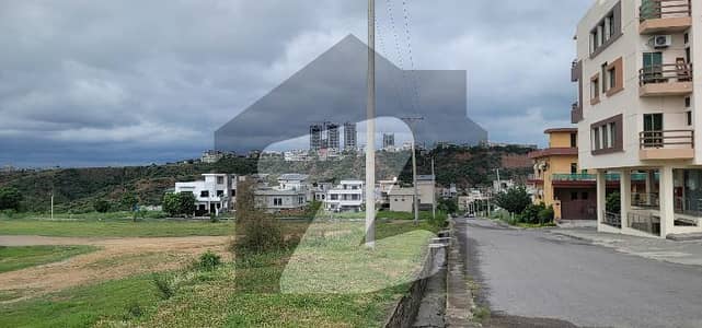 زراج ہاؤسنگ سکیم اسلام آباد میں 10 مرلہ رہائشی پلاٹ 1.75 کروڑ میں برائے فروخت۔