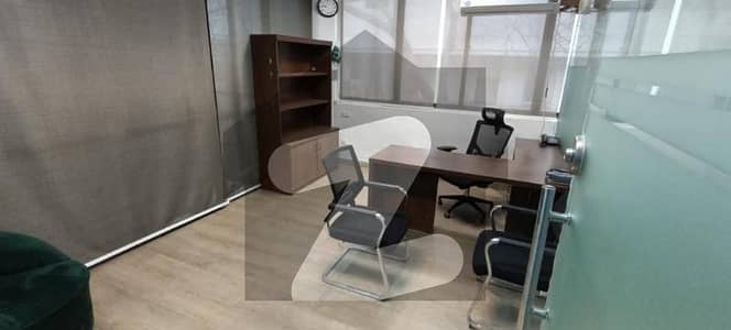 گارڈن ٹاؤن لاہور میں 2 کمروں کا 4 مرلہ دفتر 1.1 لاکھ میں کرایہ پر دستیاب ہے۔