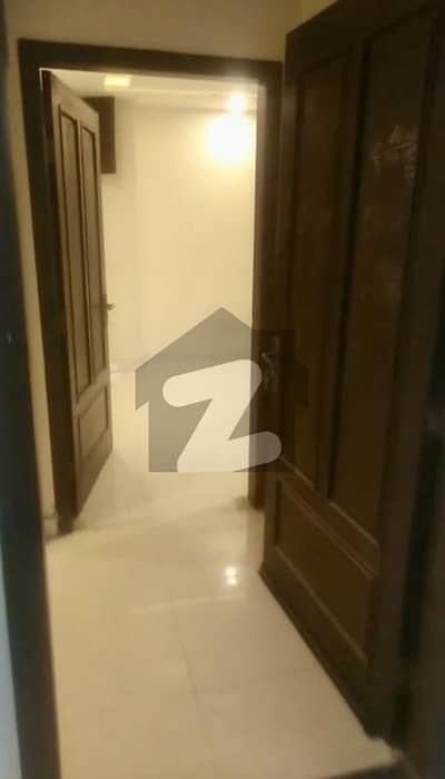 بحریہ ٹاؤن فیز 7 بحریہ ٹاؤن راولپنڈی,راولپنڈی میں 2 کمروں کا 4 مرلہ فلیٹ 35.0 ہزار میں کرایہ پر دستیاب ہے۔ بحریہ ٹاؤن فیز 7 بحریہ ٹاؤن راولپنڈی,راولپنڈی میں 2 کمروں کا 4 مرلہ فلیٹ 35.0 ہزار میں کرایہ پر دستیاب ہے۔