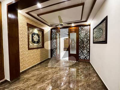 بحریہ ٹاؤن فیز 8 بحریہ ٹاؤن راولپنڈی,راولپنڈی میں 5 کمروں کا 7 مرلہ مکان 2.6 کروڑ میں برائے فروخت۔ بحریہ ٹاؤن فیز 8 بحریہ ٹاؤن راولپنڈی,راولپنڈی میں 5 کمروں کا 7 مرلہ مکان 2.6 کروڑ میں برائے فروخت۔