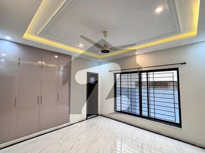 10 marla 5 bedrooms double brand new house available for sale