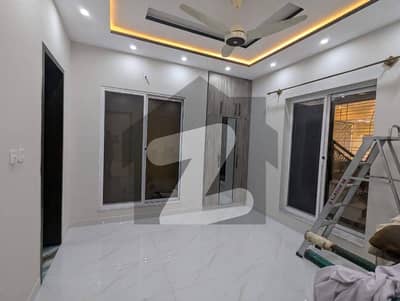 ای ۔ 11 اسلام آباد میں 8 کمروں کا 1 کنال مکان 4.5 لاکھ میں کرایہ پر دستیاب ہے۔