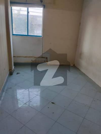 کوہ نور ون جڑانوالہ روڈ,فیصل آباد میں 1 کمرے کا 4 مرلہ دفتر 40.0 ہزار میں کرایہ پر دستیاب ہے۔