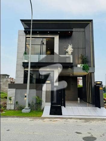 ڈی ایچ اے 9 ٹاؤن ڈیفنس (ڈی ایچ اے),لاہور میں 3 کمروں کا 5 مرلہ مکان 2.15 کروڑ میں برائے فروخت۔ ڈی ایچ اے 9 ٹاؤن ڈیفنس (ڈی ایچ اے),لاہور میں 3 کمروں کا 5 مرلہ مکان 2.15 کروڑ میں برائے فروخت۔