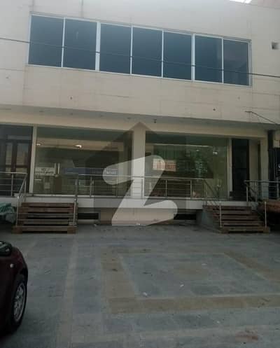 جوہر ٹاؤن لاہور میں 6 کمروں کا 1 کنال عمارت 8.0 لاکھ میں کرایہ پر دستیاب ہے۔