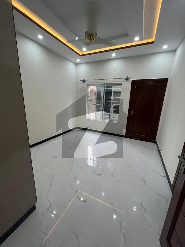 اے جی او ایچ ایس فیز 1 اے جی او ایچ ایس,اسلام آباد میں 3 کمروں کا 1 کنال بالائی پورشن 85.0 ہزار میں کرایہ پر دستیاب ہے۔ اے جی او ایچ ایس فیز 1 اے جی او ایچ ایس,اسلام آباد میں 3 کمروں کا 1 کنال بالائی پورشن 85.0 ہزار میں کرایہ پر دستیاب ہے۔