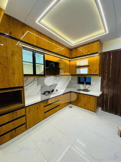 بوچ ایگزیکٹو ولاز - فیز 1 بش ایگزیکٹو ولاز,ملتان میں 4 کمروں کا 5 مرلہ مکان 2.0 کروڑ میں برائے فروخت۔