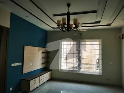 Shalimar Town 40x80 Short corner Barnd New luxurious house Available For sale