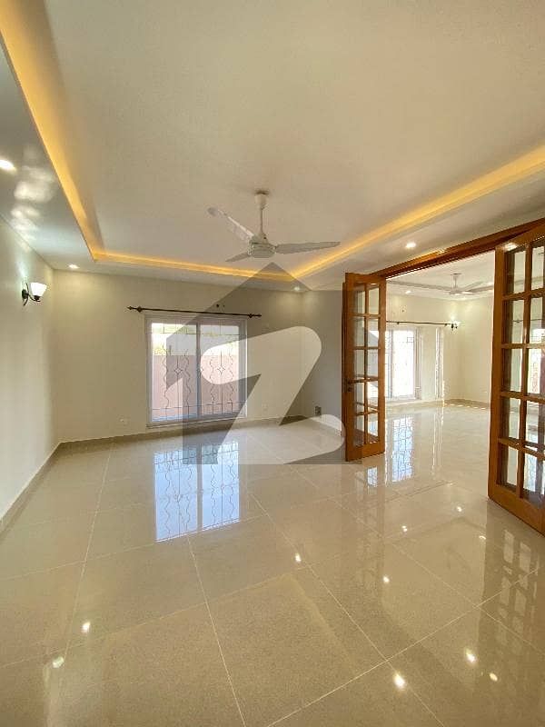 ڈی ۔ 12 اسلام آباد میں 8 کمروں کا 1 کنال مکان 6.2 لاکھ میں کرایہ پر دستیاب ہے۔ ڈی ۔ 12 اسلام آباد میں 8 کمروں کا 1 کنال مکان 6.2 لاکھ میں کرایہ پر دستیاب ہے۔